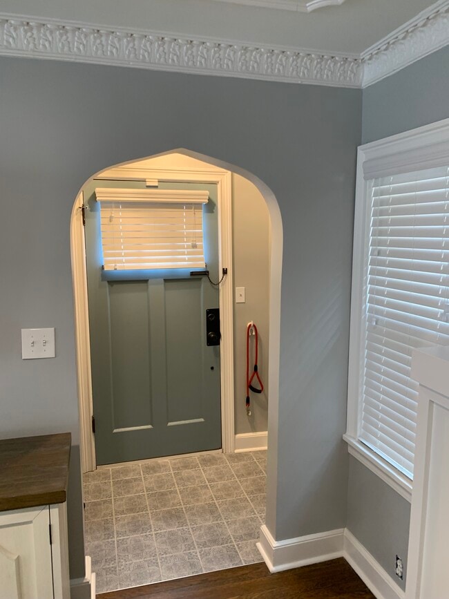 Photo - 706 E 71st Ter