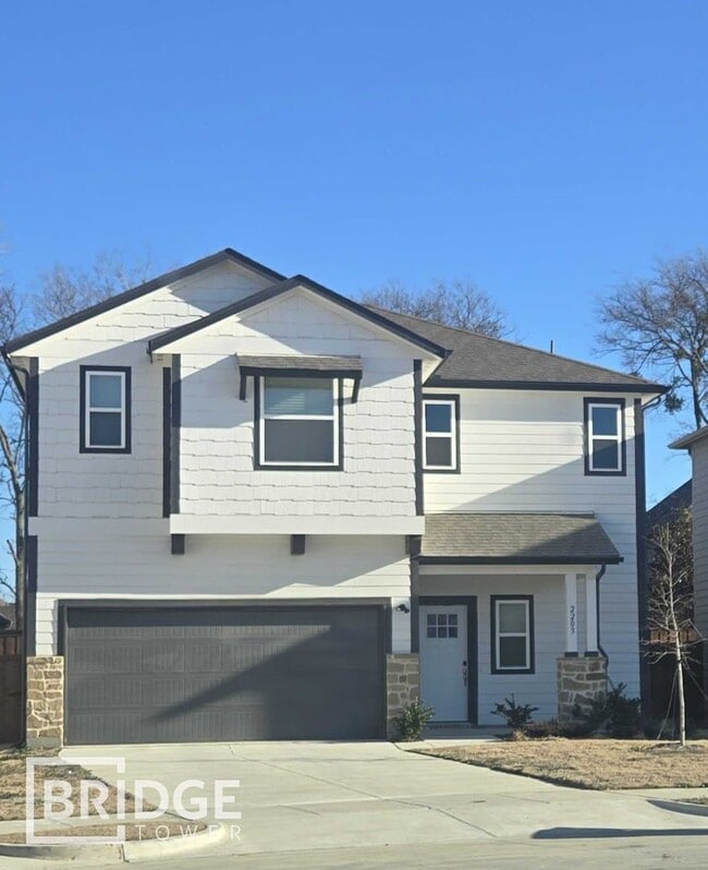 Building Photo - 2203 Kincaid Ln