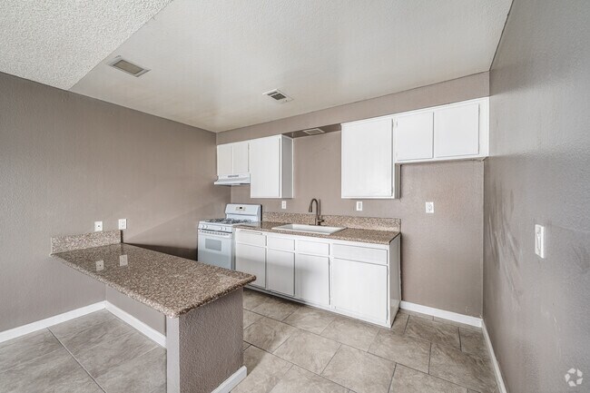 2BR, 1BA - 600SF - Kitchen