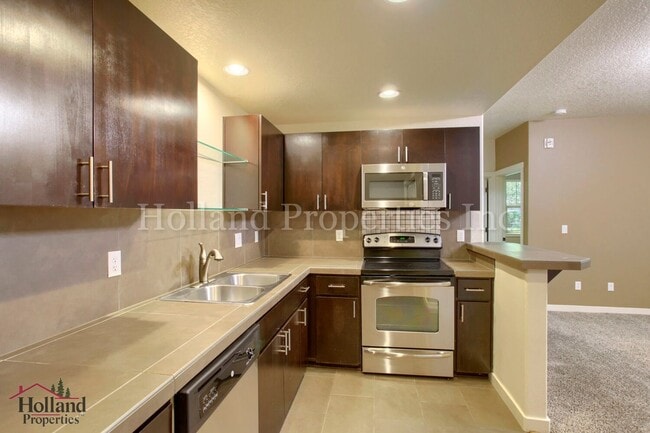 Photo - Charming Condo Living in the Heart of Beaverton!
