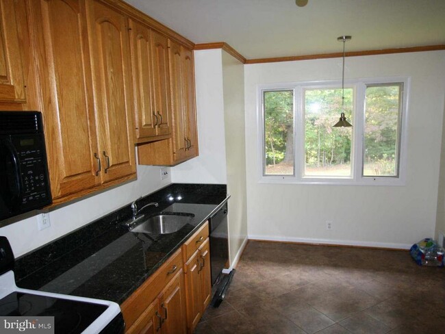 Photo - 1103 Roberta Ct