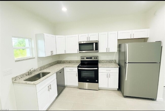 Building Photo - 4107 19th St SW