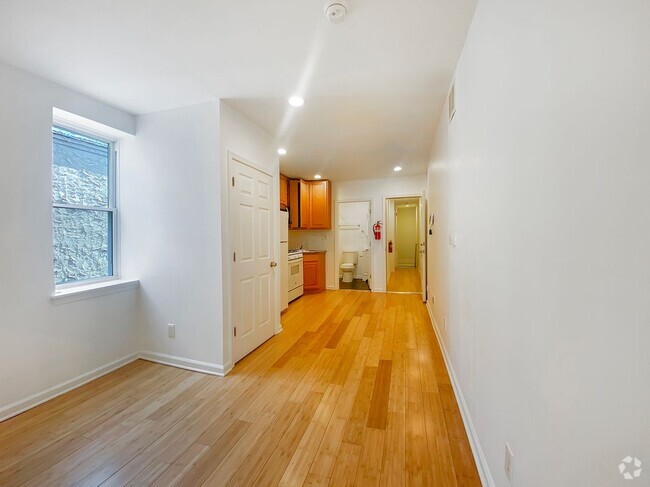 Building Photo - 110 N 51st St Rental