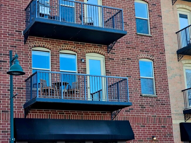 Photo - 332 River St Unidad 4205