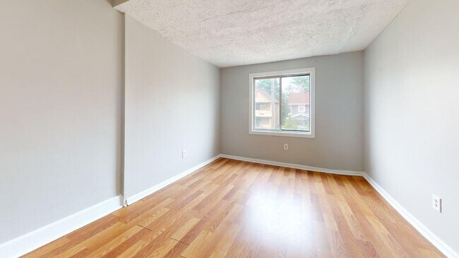 Photo - 888 Rondel Rd Unidad 2 - Up