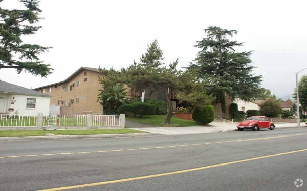 Pine Terrace - Pine Terrace Apartments