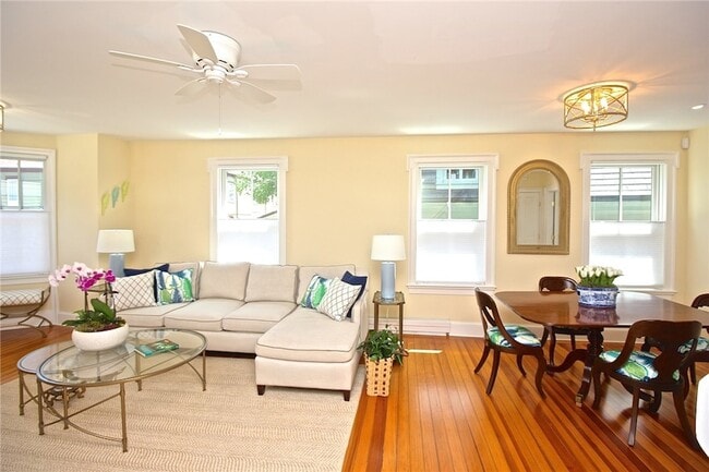 105 John St