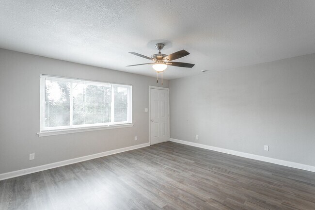 Photo - 1006 Glenwood Dr Apartment