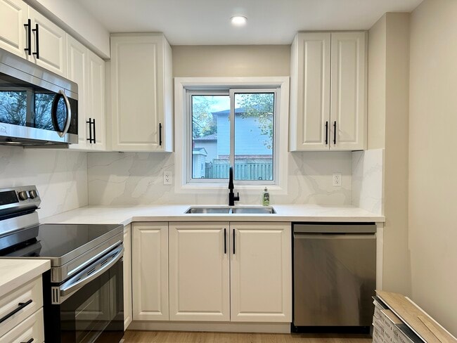 Photo - 751 Hillcroft St Unit 2