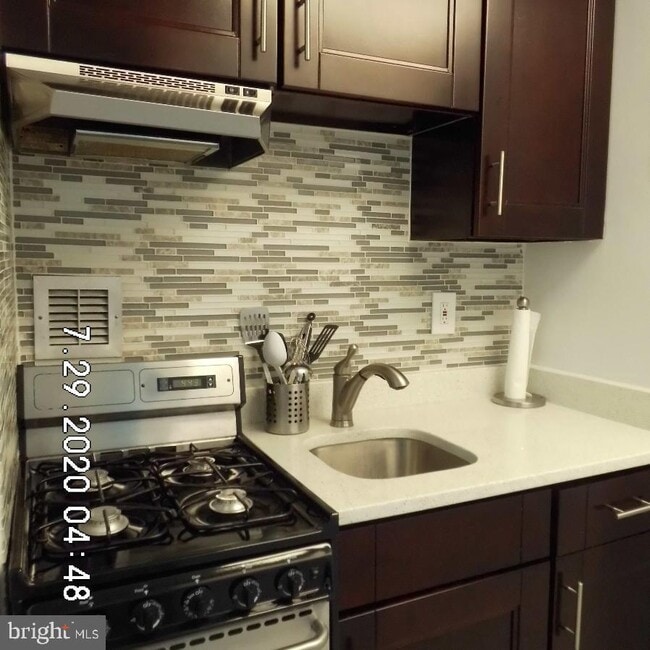 Building Photo - 1011 Arlington Blvd Unit 538