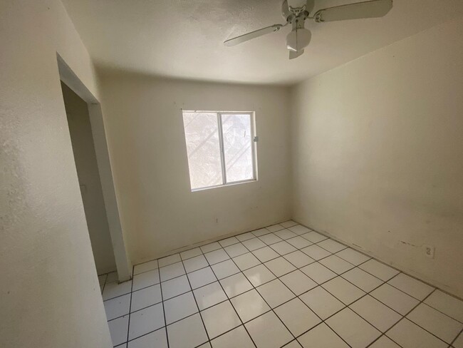 Photo - 1321 W Vogel Ave