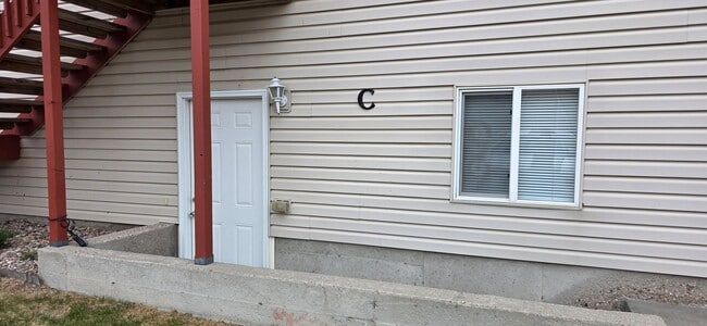 Building Photo - 200 Country West Rd