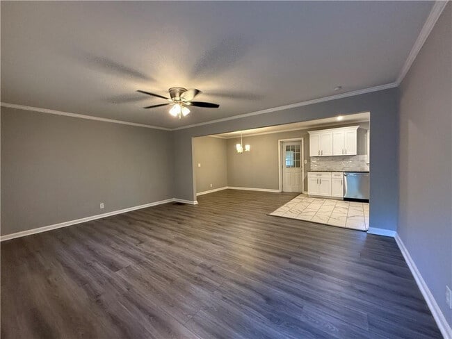 Photo - Room in House on Carolyn Dr SW