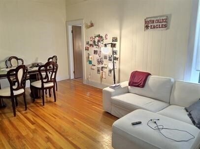 Building Photo - 1386 Beacon St Unit 2 Rental