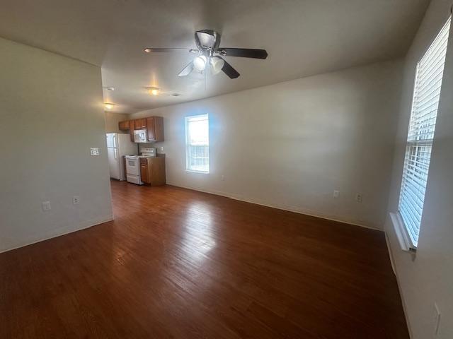 Photo - 312 S Cemetary St