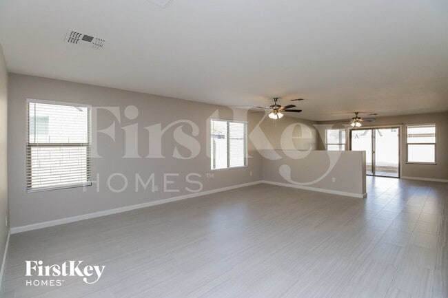 Photo - 1130 E Oak Rd