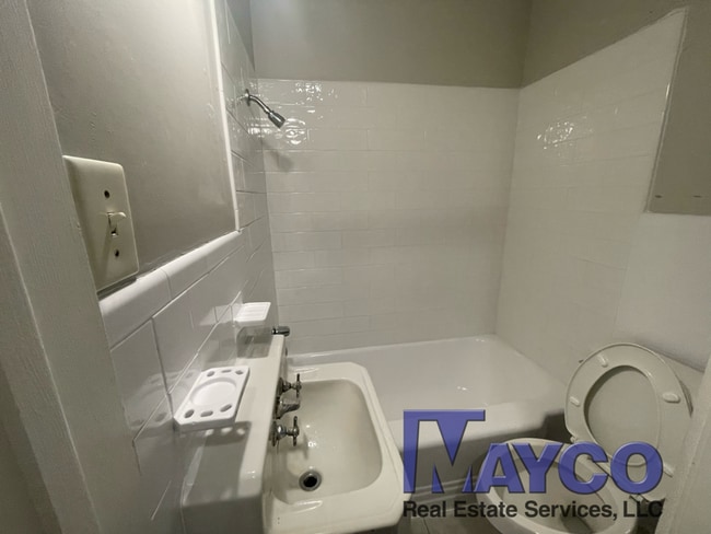 1054 Wilkinson St Unit 1054 1/2 Wilkinson