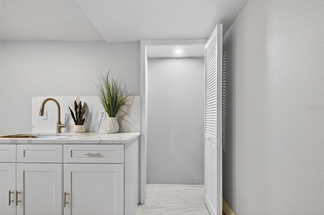 Photo - 917 Mack Ave