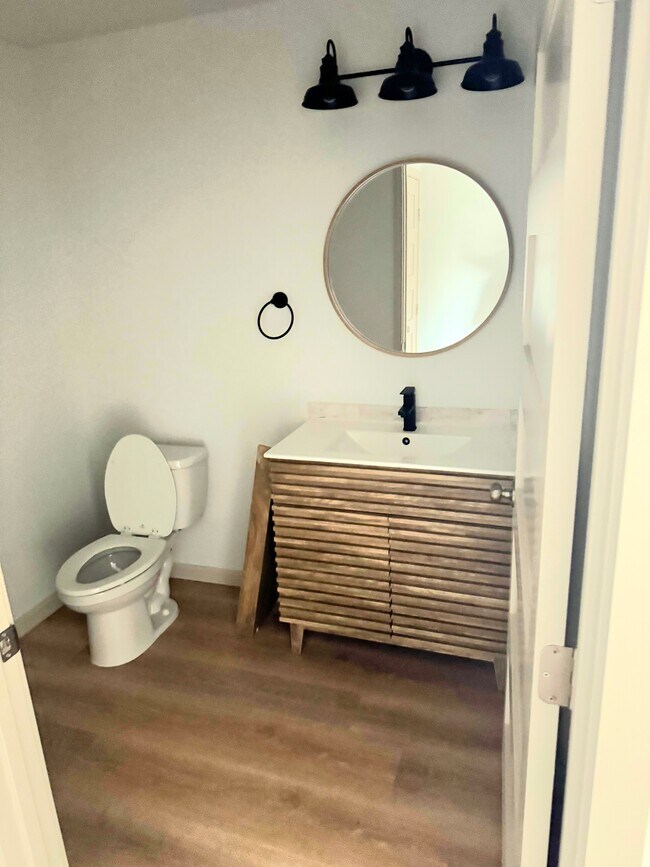 Photo - 265 4th St NE