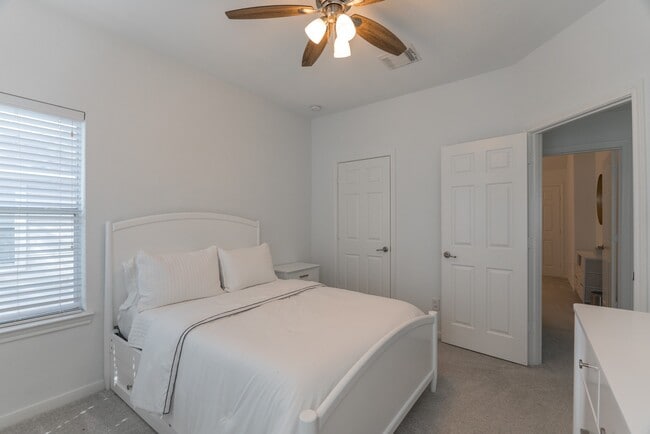 Photo - 135 S Rocky Point Cir