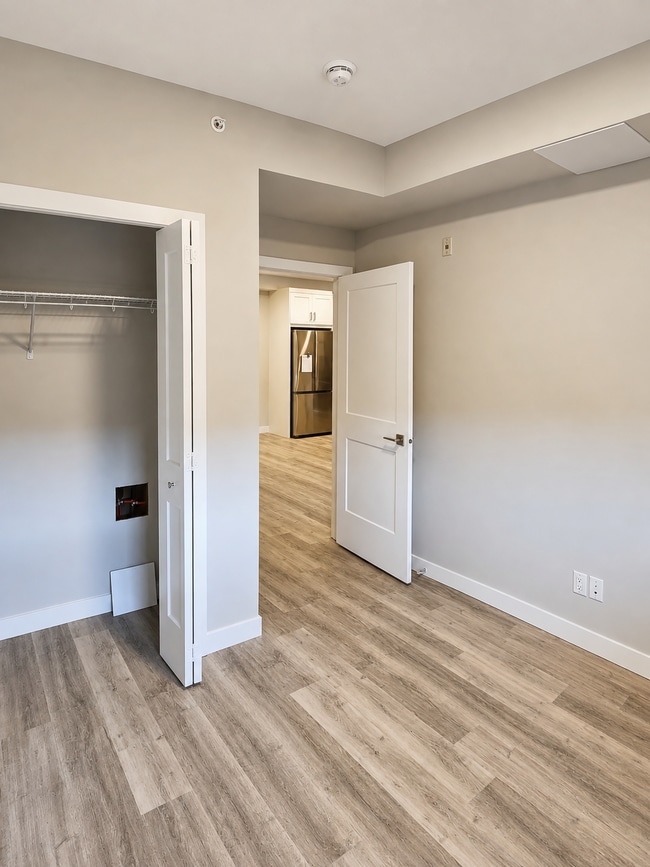 Photo - 200 Seton Cir SE
