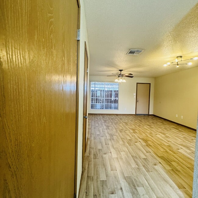 Photo - Modern Comfort Awaits: Spacious 2-Bedroom | 2.5-Bathroom Haven with Granite Elegance in Nederland... Unit 9