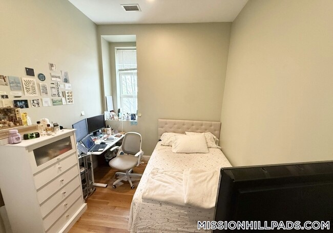 Photo - 409 Dudley St Unit 4
