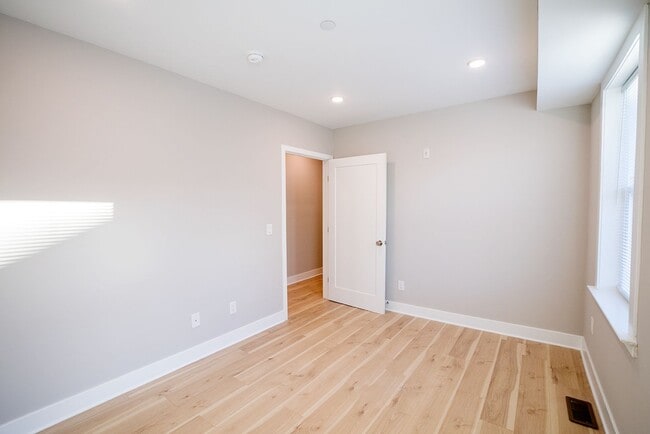 Photo - 4926 Locust St Unidad 1
