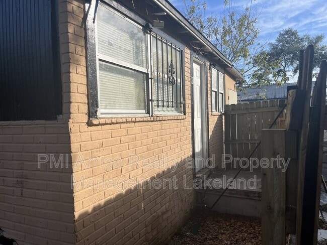 Building Photo - 512 W Myrtle St Unit #2 Rental