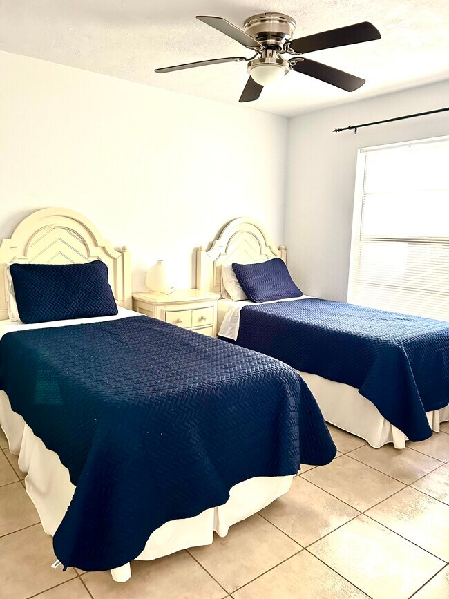 Photo - 4008 Groveland Ave