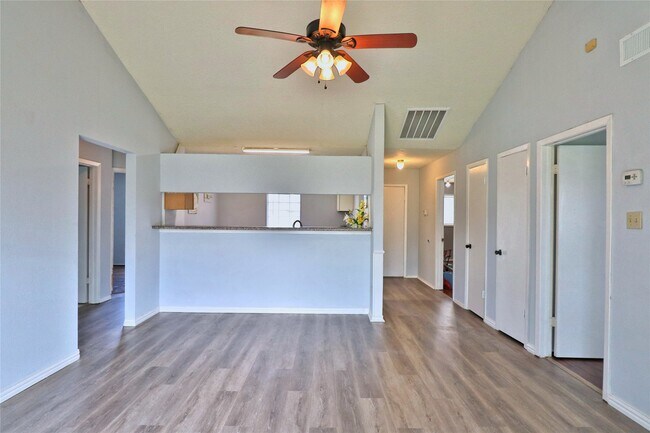 Photo - 2706 S Brompton Dr
