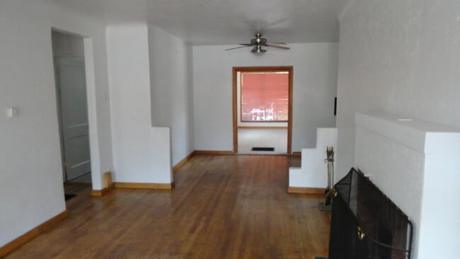 Photo - 725 Carlisle Blvd NE