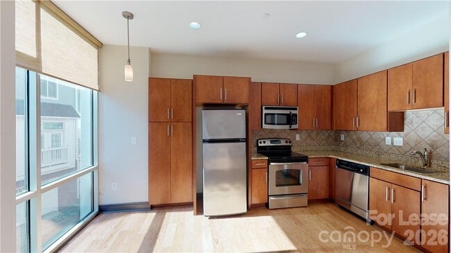 Photo - 2200 Lyndhurst Ave Unit 105