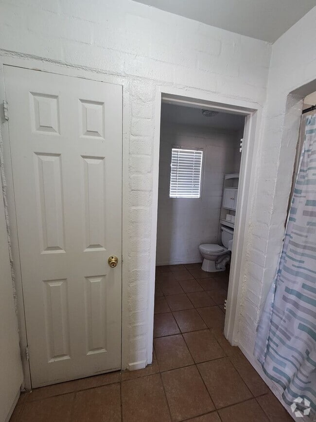 Building Photo - 7153 Elm Ave Unit 3 Rental