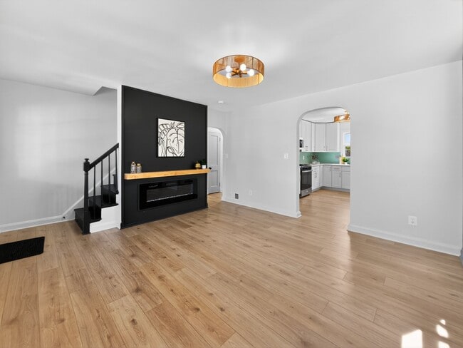 Photo - 101 Elinor Ave