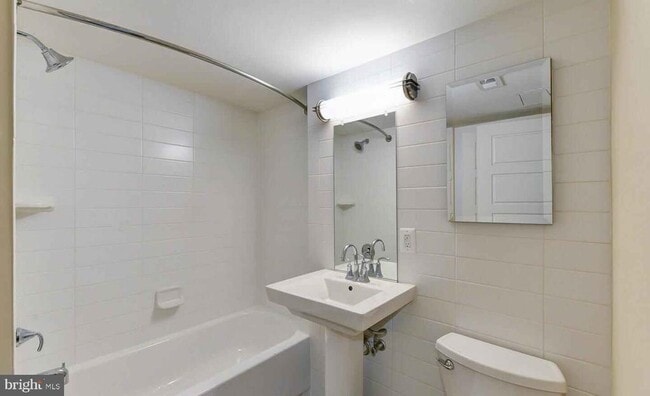 Photo - 2911 Newark St NW Unit 23