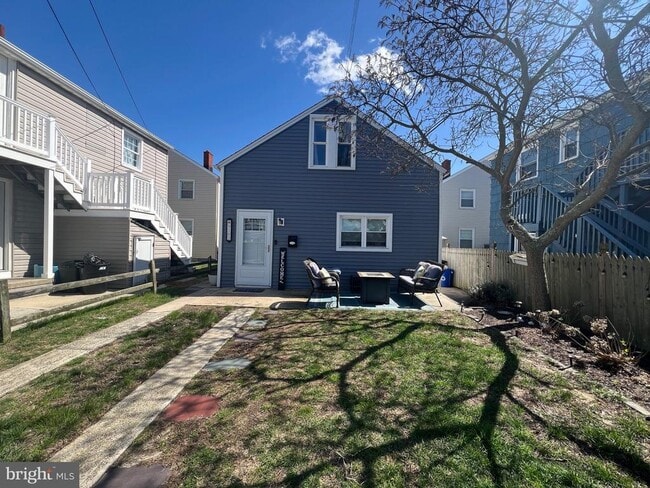 Building Photo - 9102 Monmouth Ave Rental