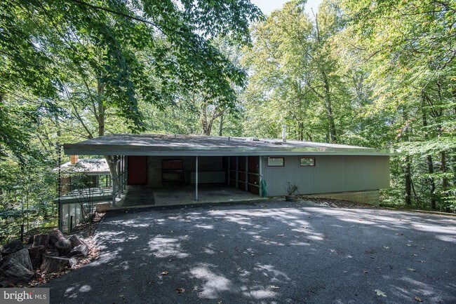 Photo - 7000 Crail Dr