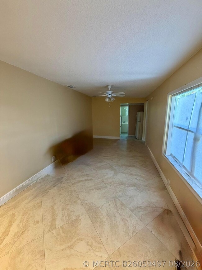 Photo - 2425 Ceceile Ave