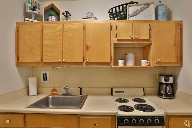 Kitchen - Wesley Woods of Augusta, St. John Towers