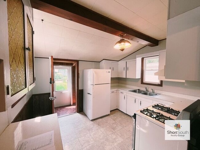 Photo - 3 bed 1.5 bath Single Family Home