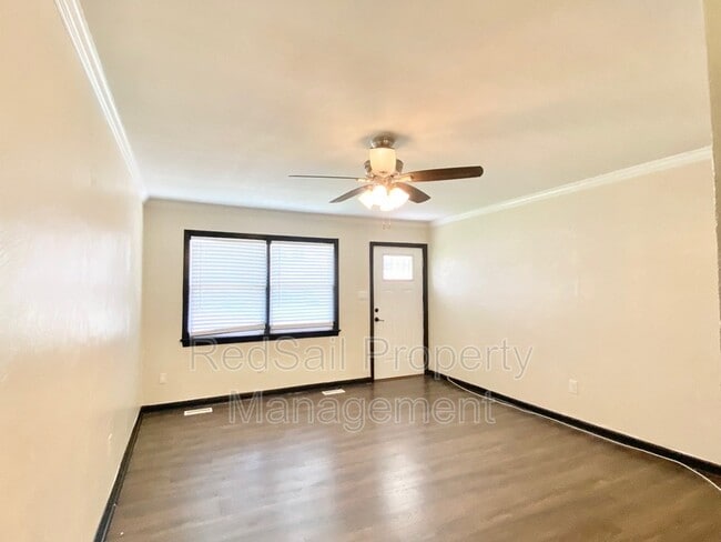 Photo - 37 Pennwood Dr