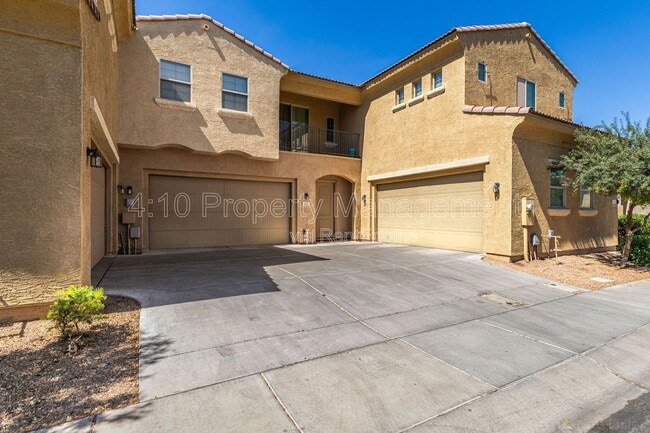 Building Photo - 1367 S Country Club Dr Unit 1062