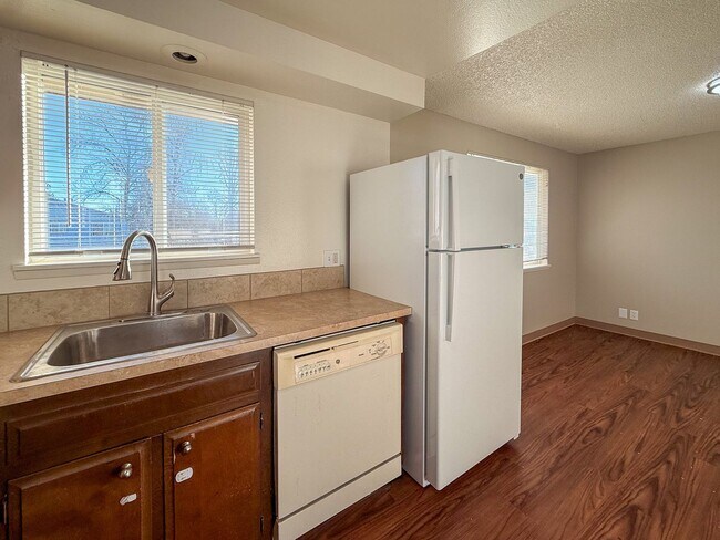 Photo - WILARK2535-2537 Unit 2535