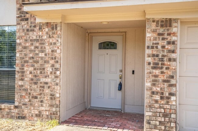 Photo - 2717 W Oakdale Rd