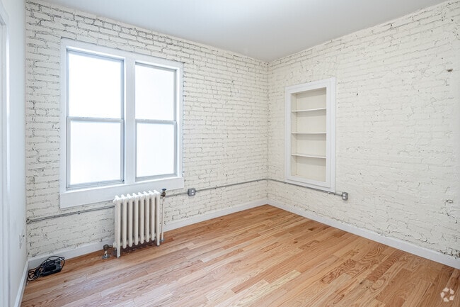 1BA, 1BR - 231 SF - Bedroom