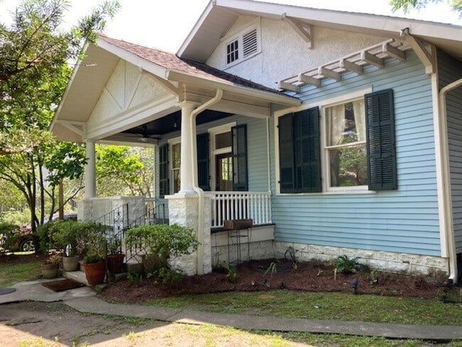 Photo - 739 Pine St