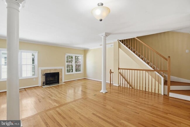 Photo - 2391 Hunters Square Ct