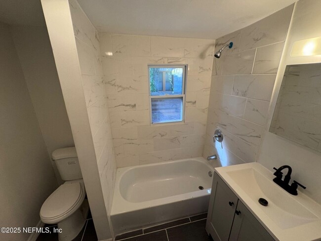 Photo - 136 W 23rd St