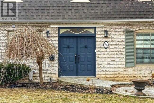 Photo - 24 Laureleaf Rd